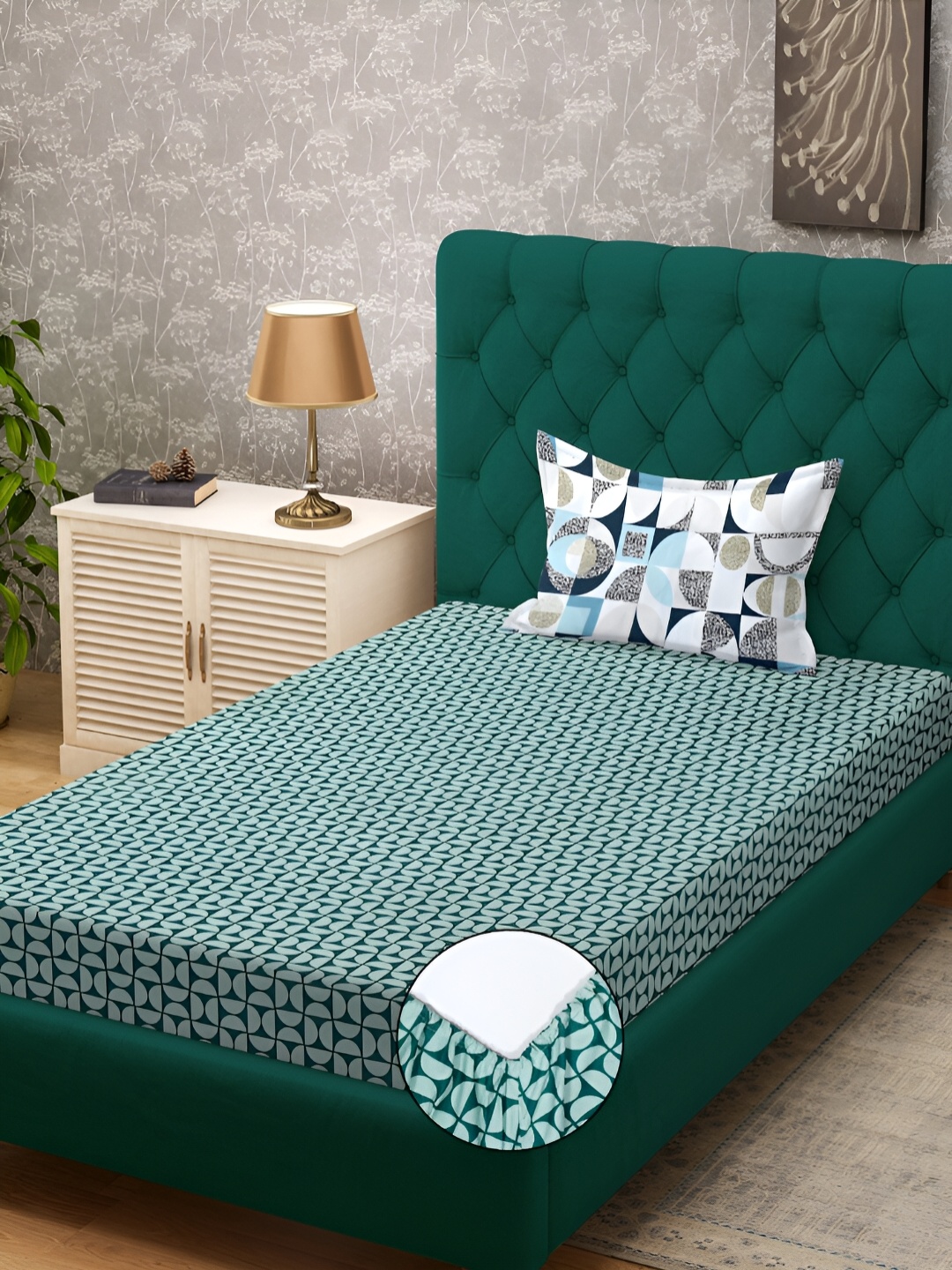 

KLOTTHE Green Geometric Printed Fitted 300TC Single Bedsheet With Pillow Cover