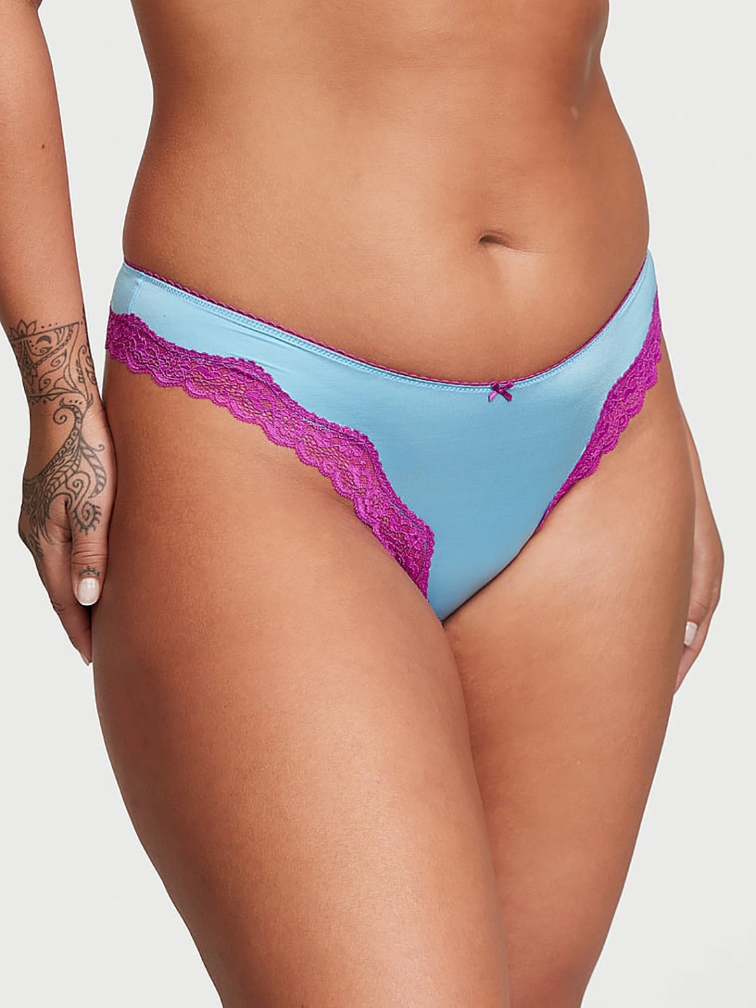 

Victoria's Secret Fun & Flirty High-Leg Scoop Mid-Rise Thongs Briefs, Blue