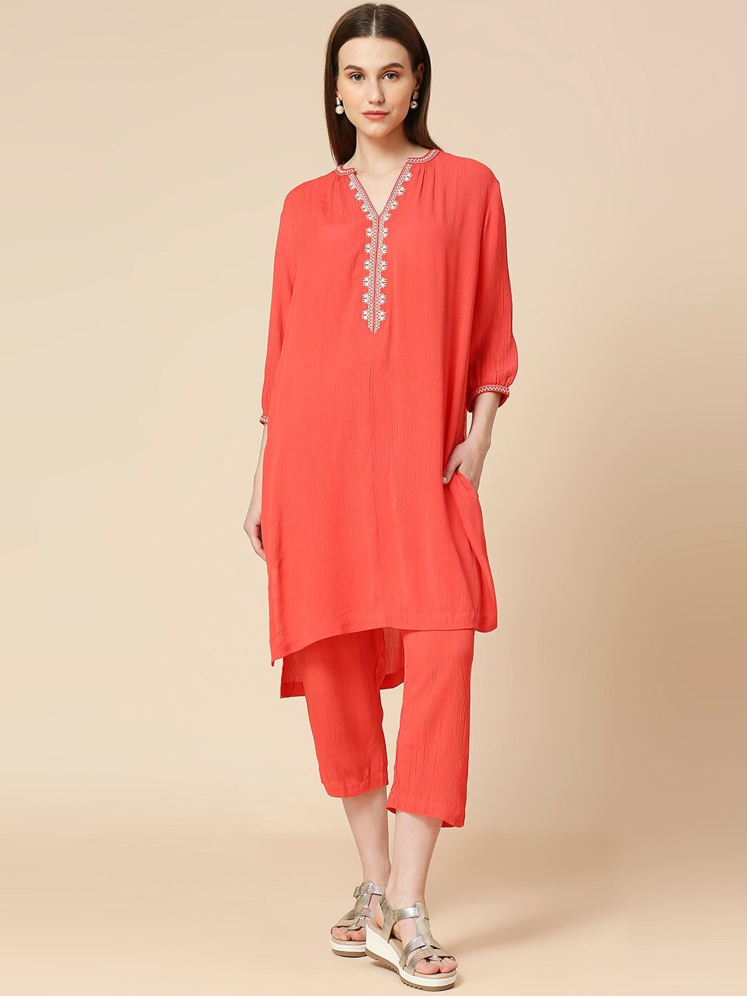 

Modern Indian by CHEMISTRY Ethnic Motifs Embroidered Band Collar Straight Kurta & Trousers, Coral