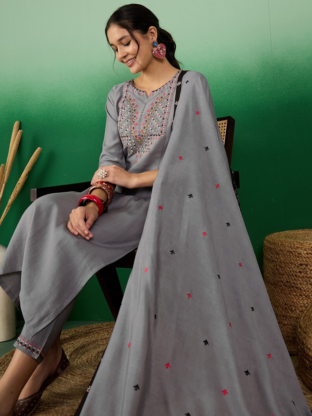 

Sangria Floral Embroidered Round Neck Straight Kurta With Trouser & Dupatta, Grey