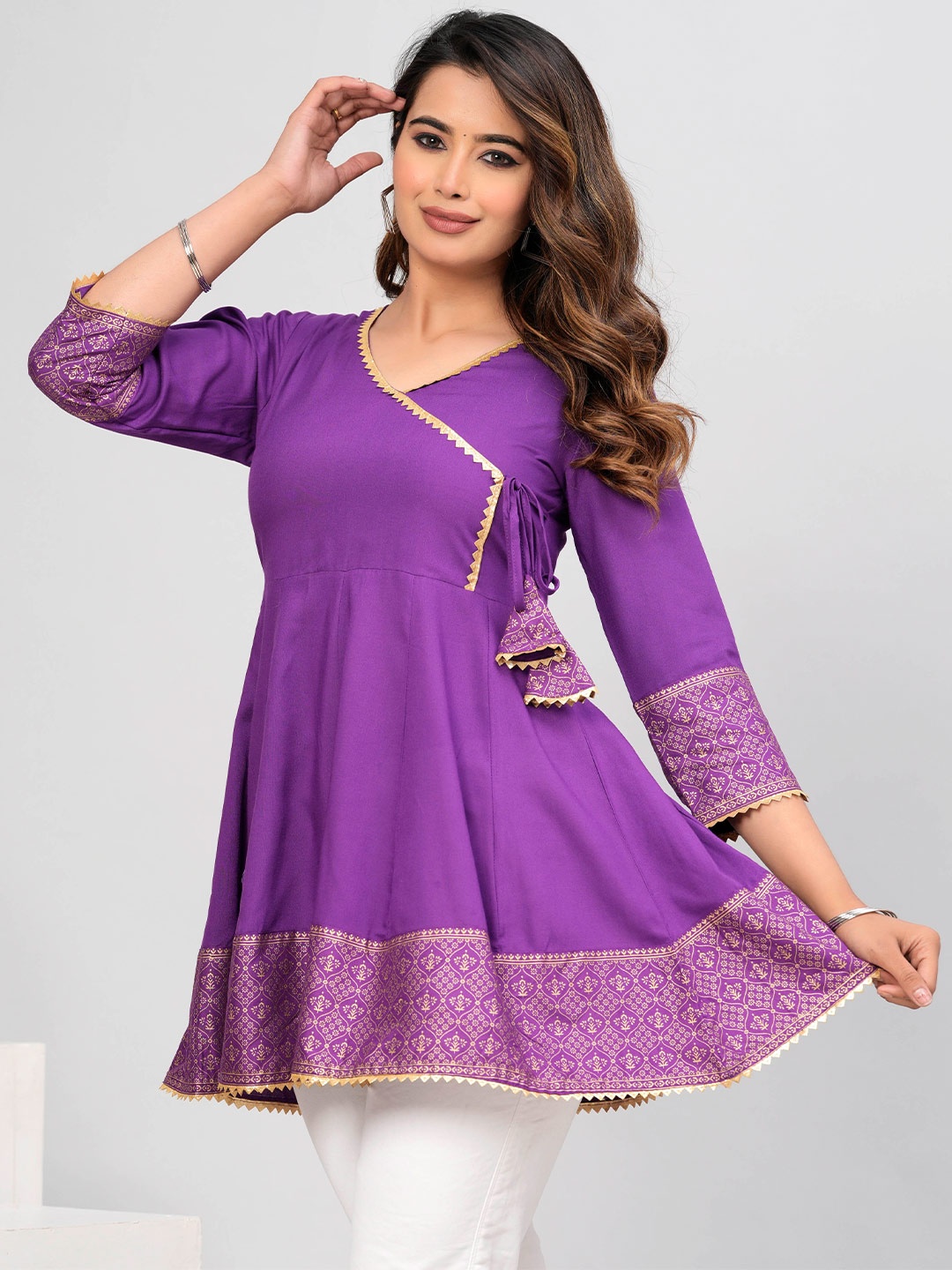 

DAEVISH V-Neck Three-Quarter Sleeves A-Line Top, Purple