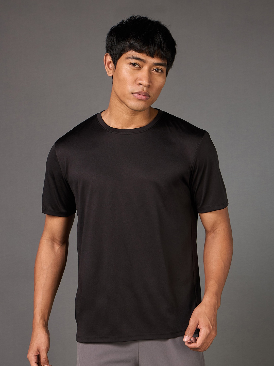 

CULT Men Runner's Essential T-shirt, Black