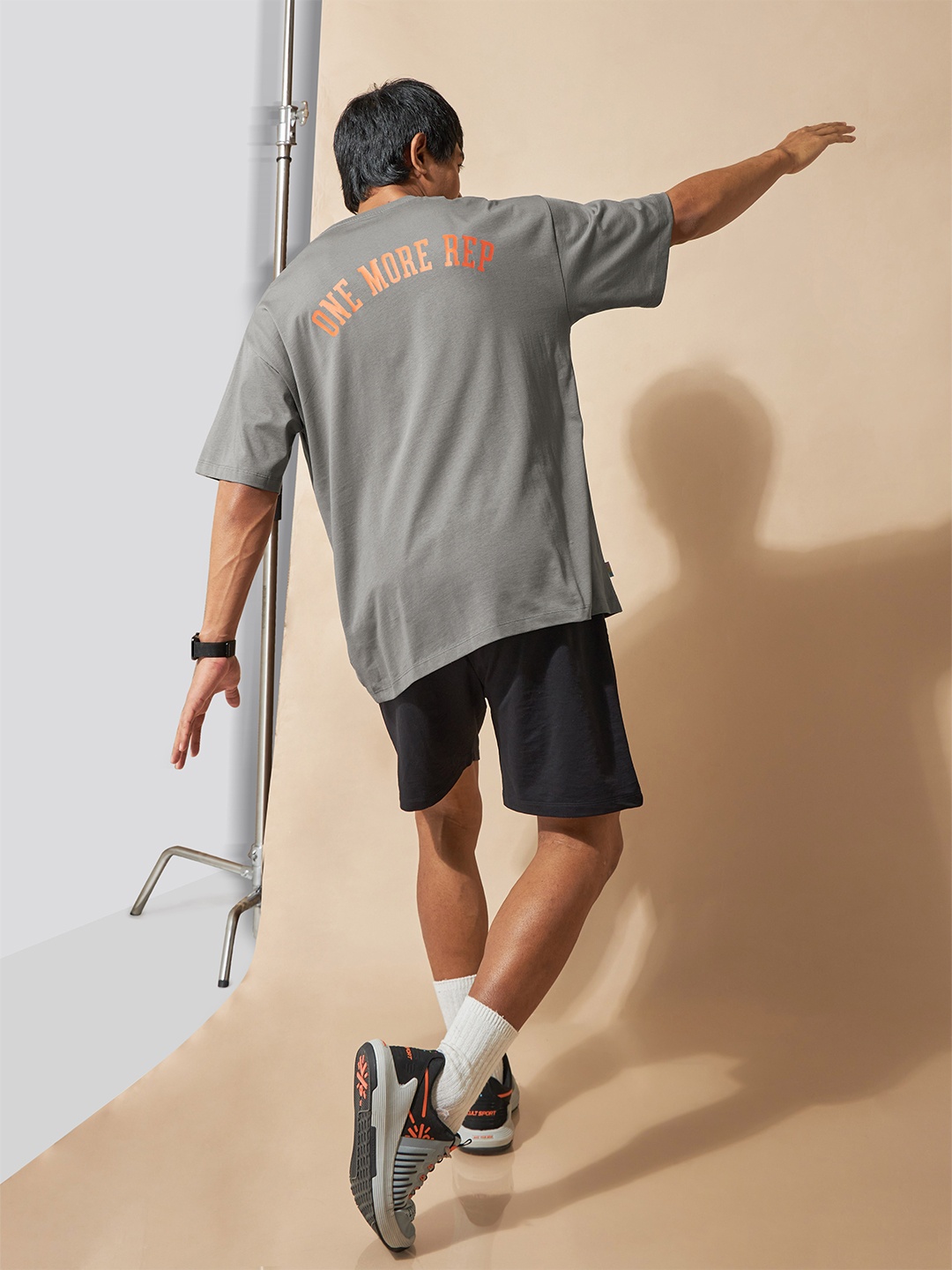 

CULT Men Printed Cotton Oversized Fit T-shirts, Grey