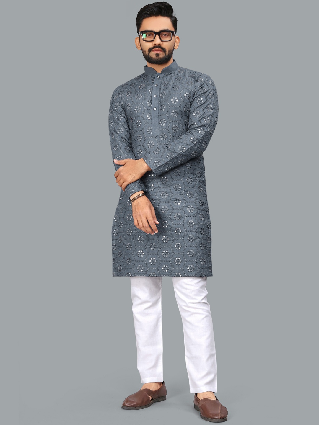 

Ekasya Geometric Embroidered Mandarin Collar Long Sleeves Thread Work Straight Kurta, Grey