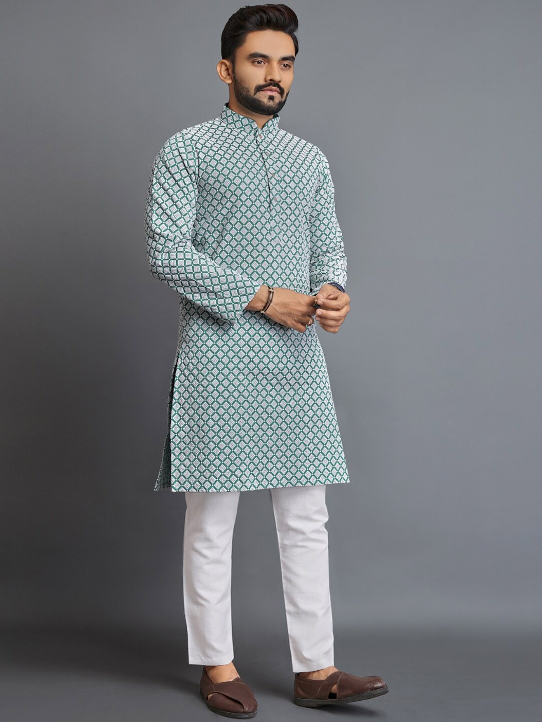 

Ekasya Geometric Printed Thread Work Pathani Kurta, Turquoise blue