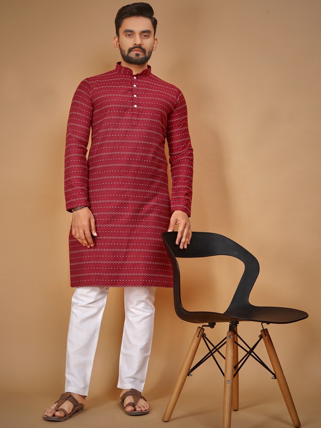 

Ekasya Striped Mandarin Collar Straight Kurta, Red