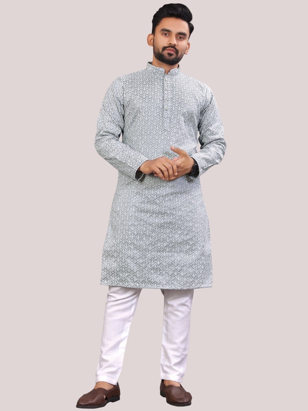 

Ekasya Geometric Embroidered Mandarin Collar Long Sleeves Thread Work Straight Kurta, Grey