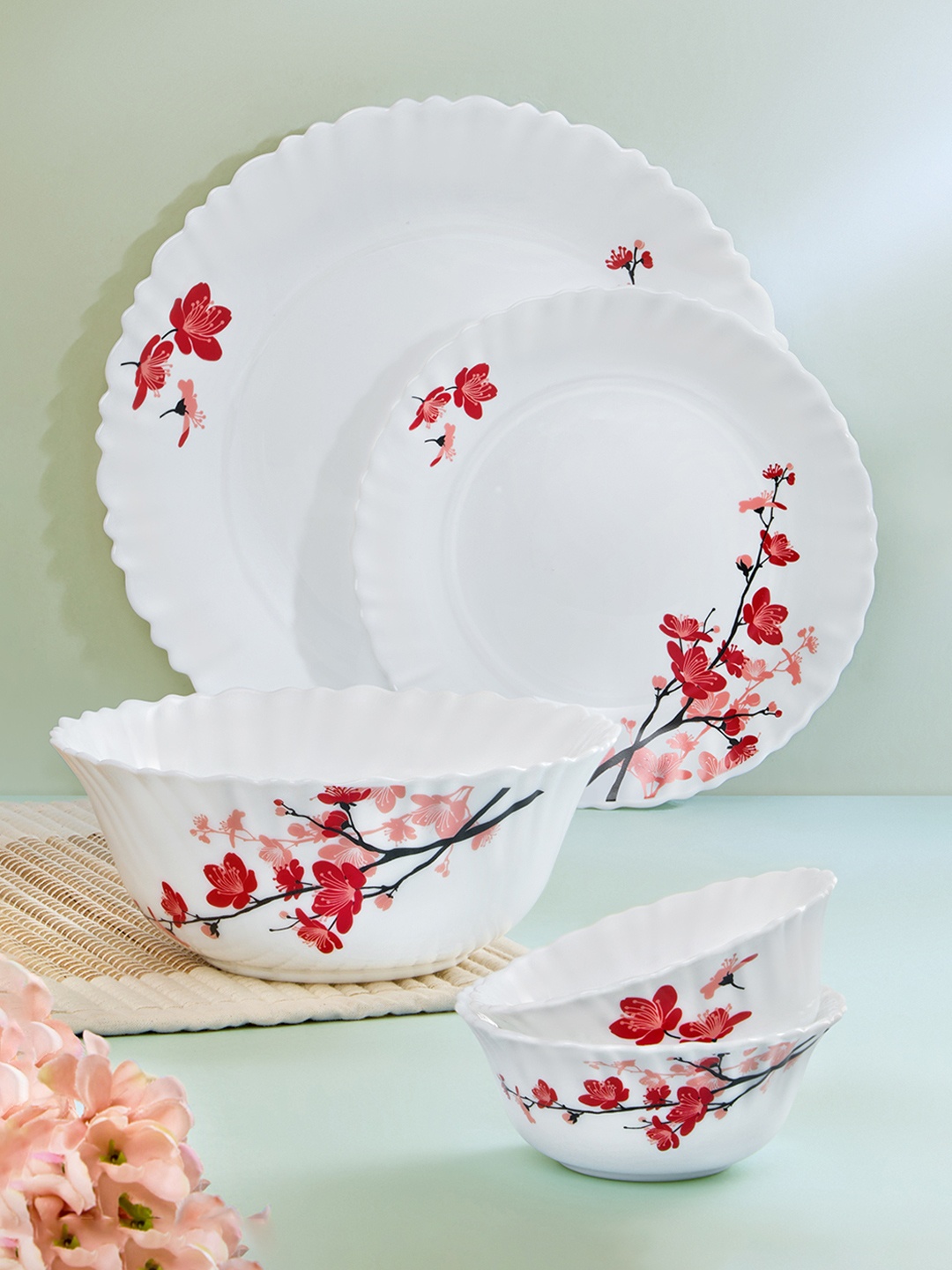 

Larah by BOROSIL Jupiter White & Red 17 Pieces Printed Dinner Set