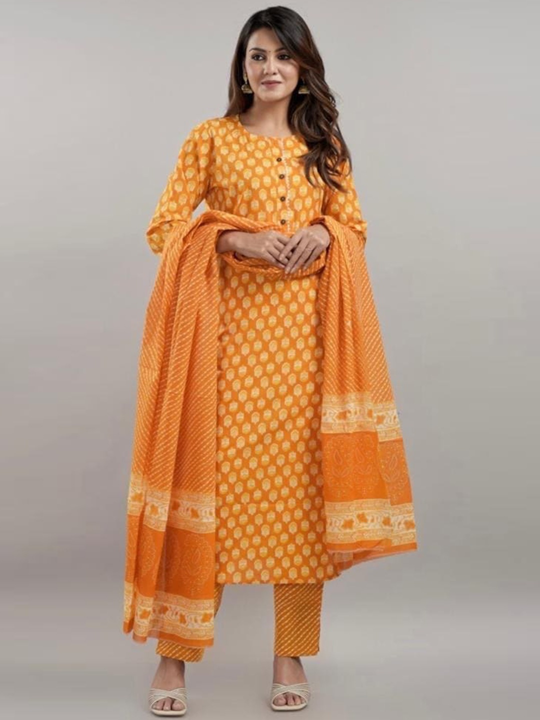 

POSHART FASHION AS UNIQUE AS YOU ARE Floral Printed Pure Cotton Straight Kurta Set, Orange