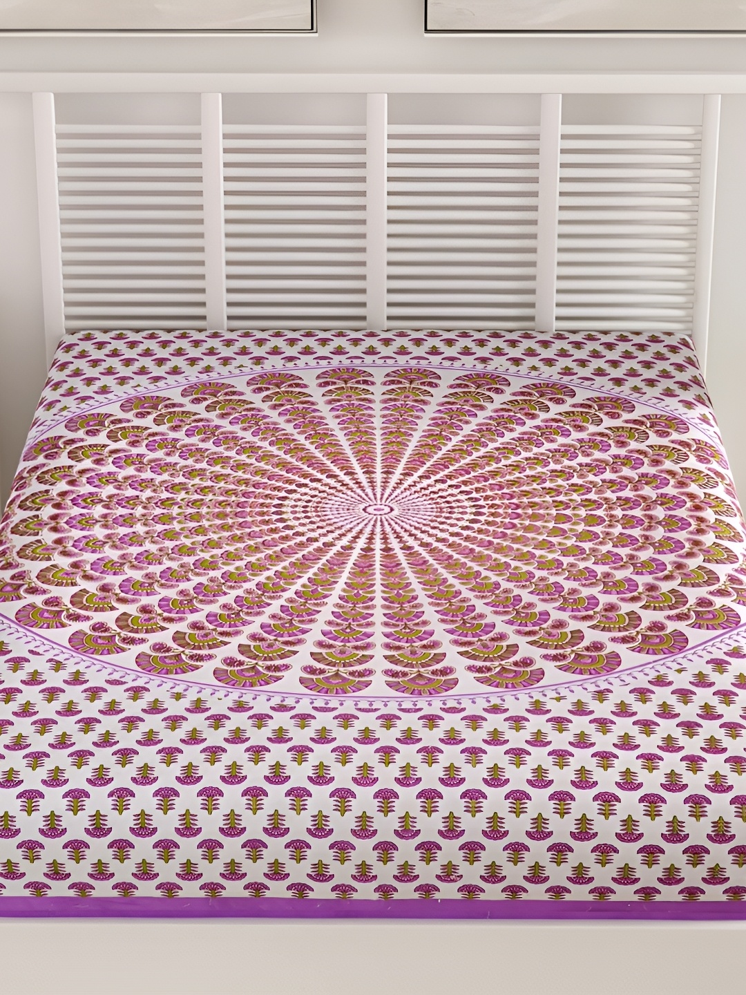 

PHOEBEE Pink & White Ethnic Motifs 120 TC Single Bedsheet with 1 Pillow Covers