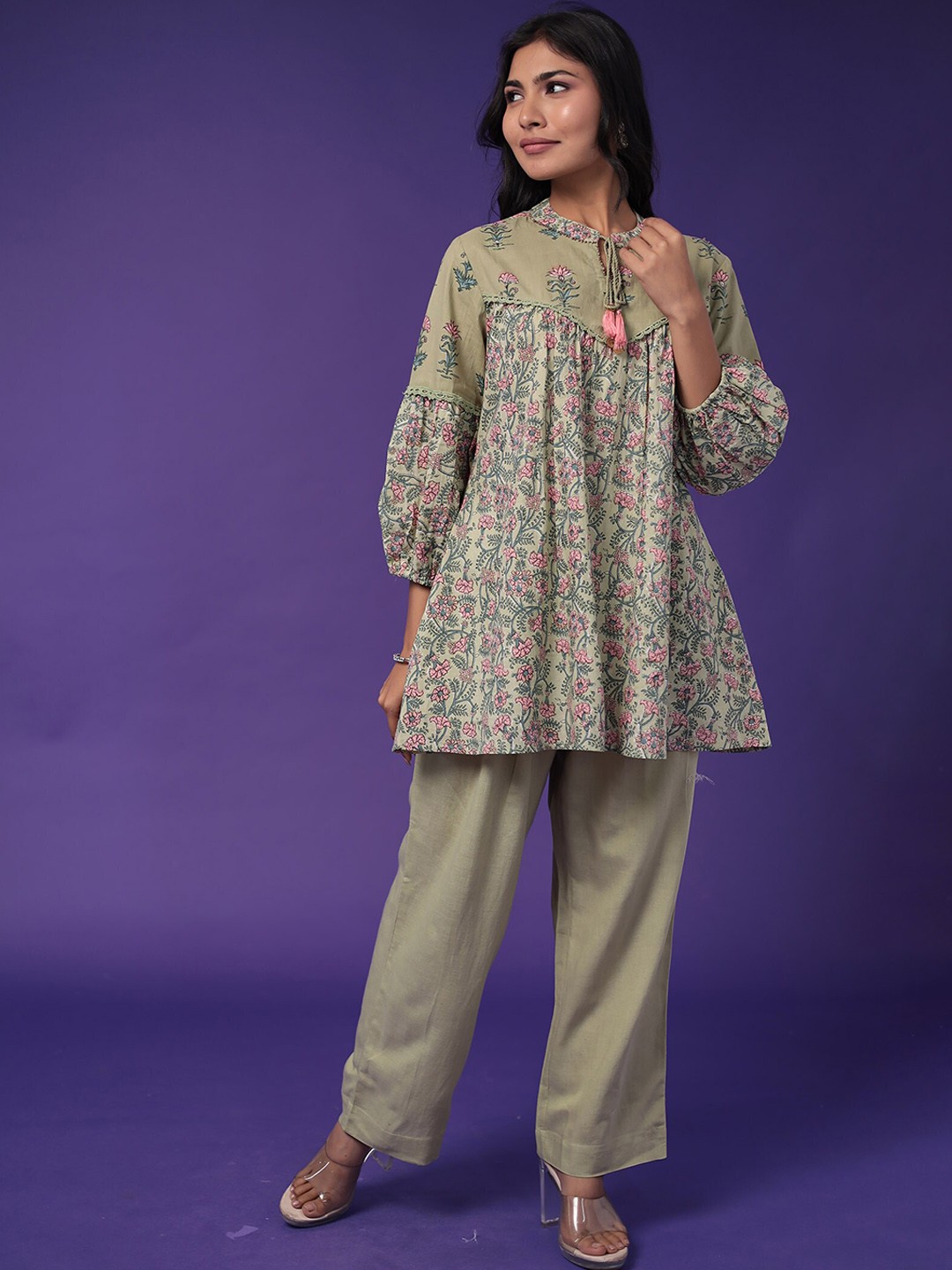 

ZARI Floral Embroidered Regular Pure Cotton Kurti with Trouser, Green