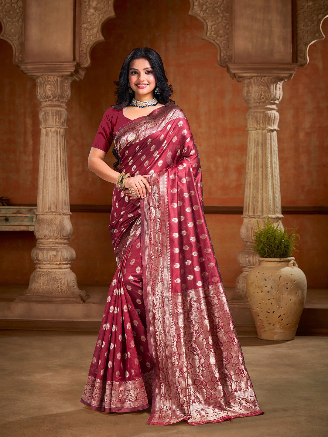 

V3 FASHION STUDIO Ethnic Motifs Zari Art Silk Banarasi Saree, Maroon