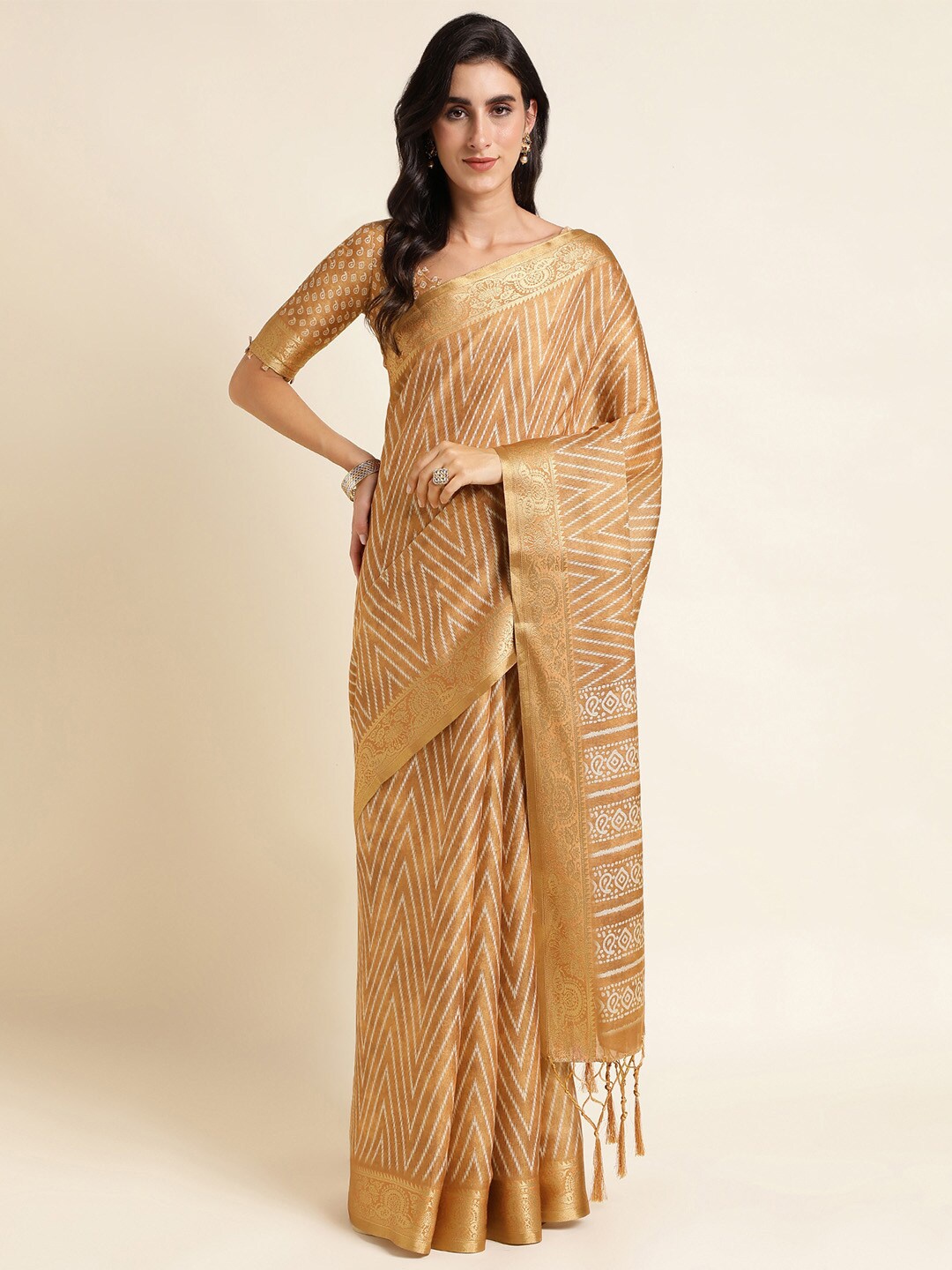 

Ishin Zari Silk Blend Kanjeevaram Saree, Gold