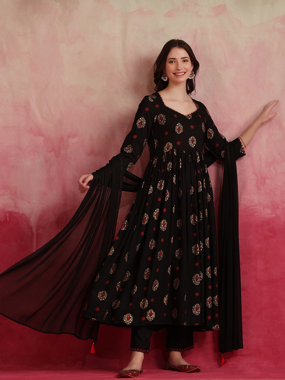 

Khushal K Ethnic Motifs Printed Anarkali Kurta With Palazzos & Dupatta, Black