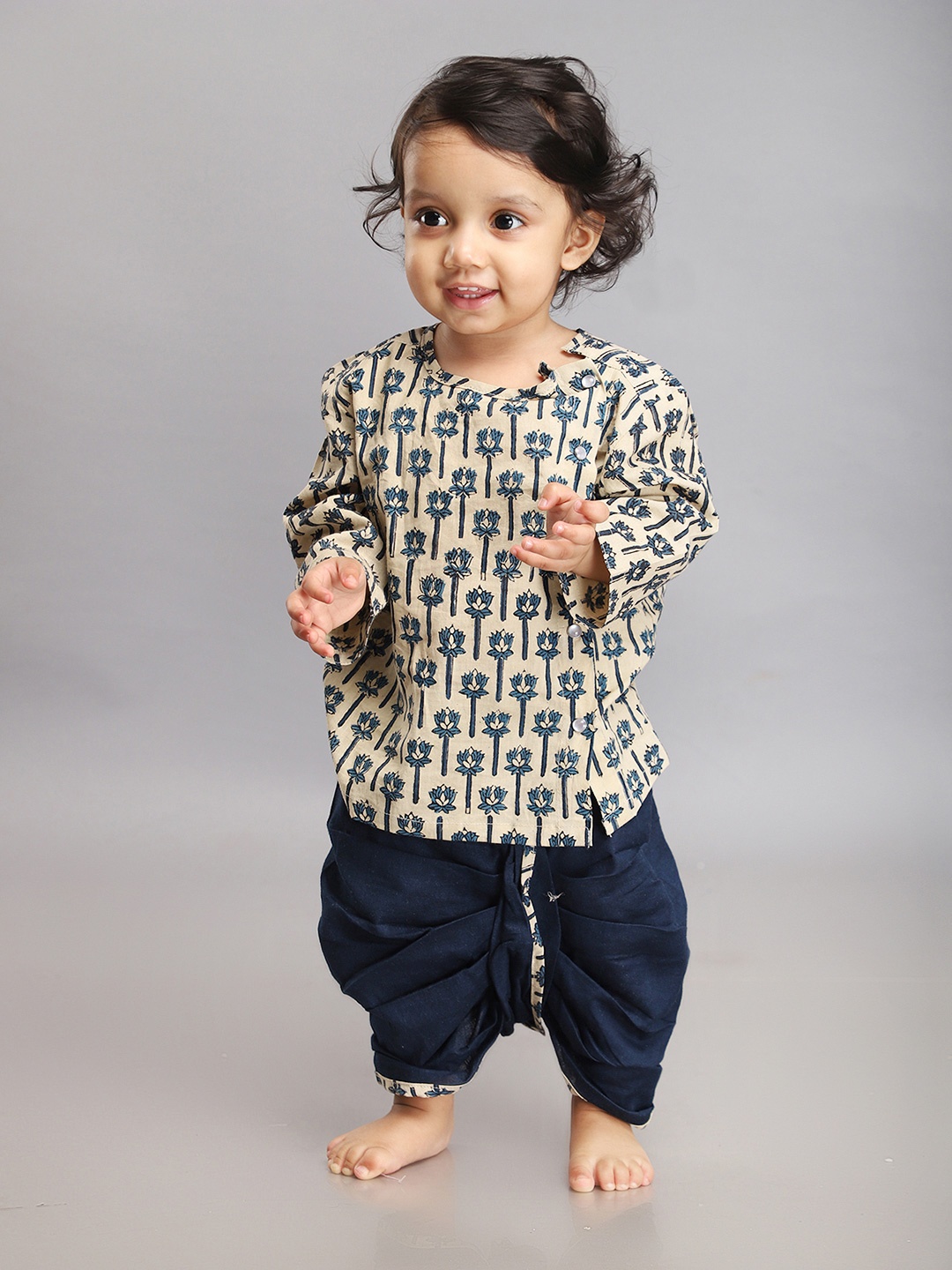 

Biglilpeople Boys Floral Printed Angrakha Pure Cotton Kurta Sets, Beige