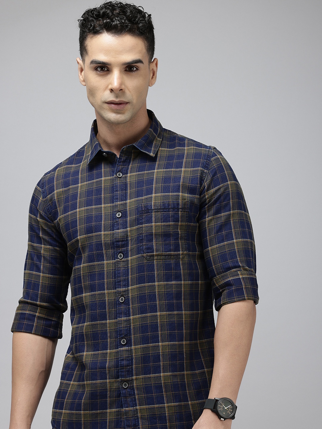 

SPYKAR Slim Fit Checked Pure Cotton Casual Shirt, Navy blue