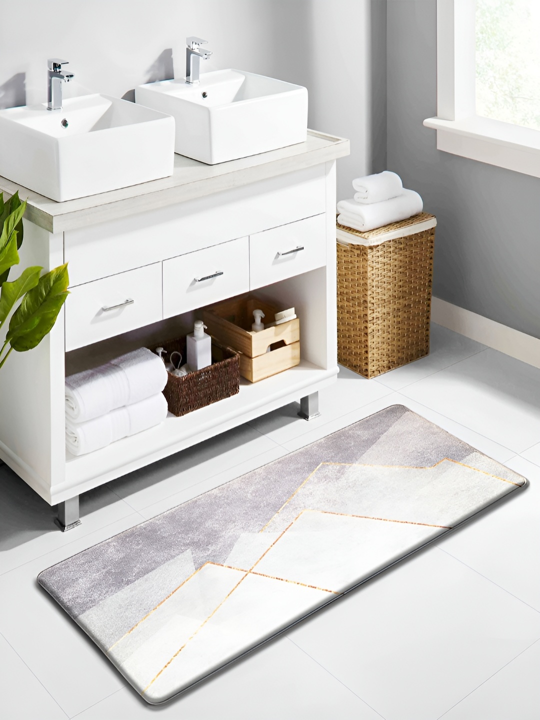 

LUXEHOME INTERNATIONAL Metallic Waterproof Floor Runner