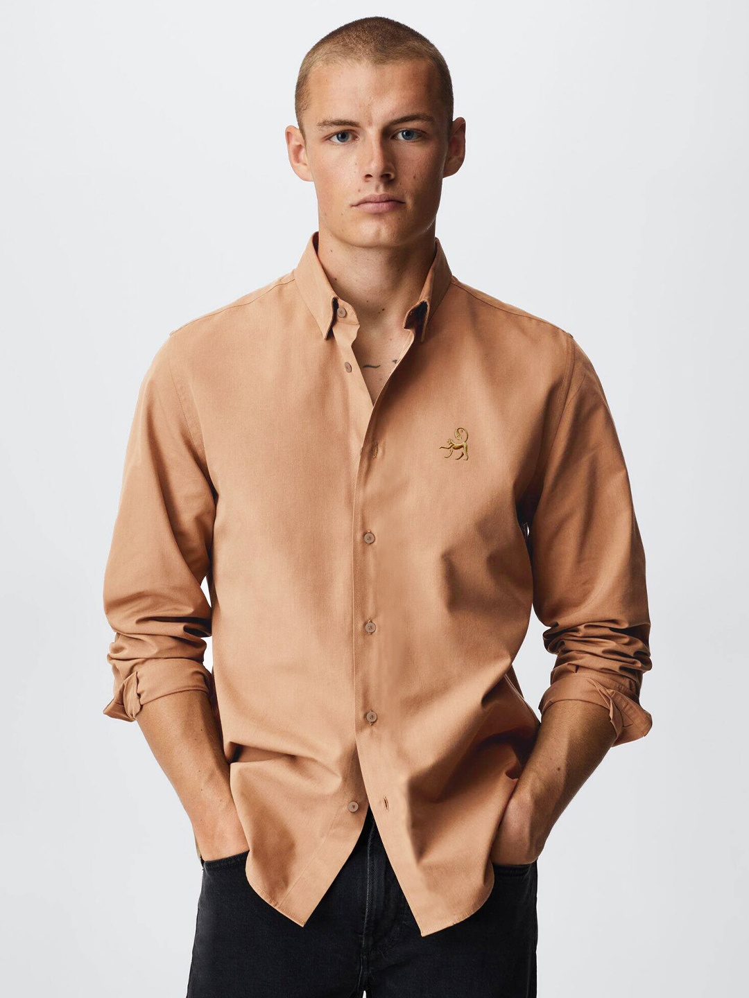 

MISCHIEF MONKEY Classic Tailored Fit Long Sleeves Spread Collar Cotton Opaque Casual Shirt, Beige