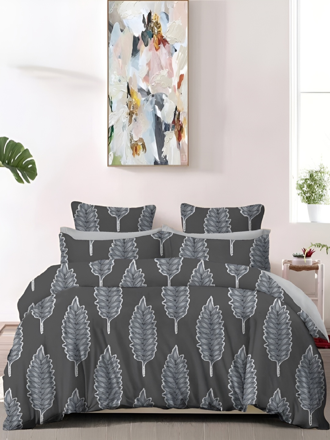 

Laying Style Grey & White 4 Pieces Floral Double King Regular Bedding Set