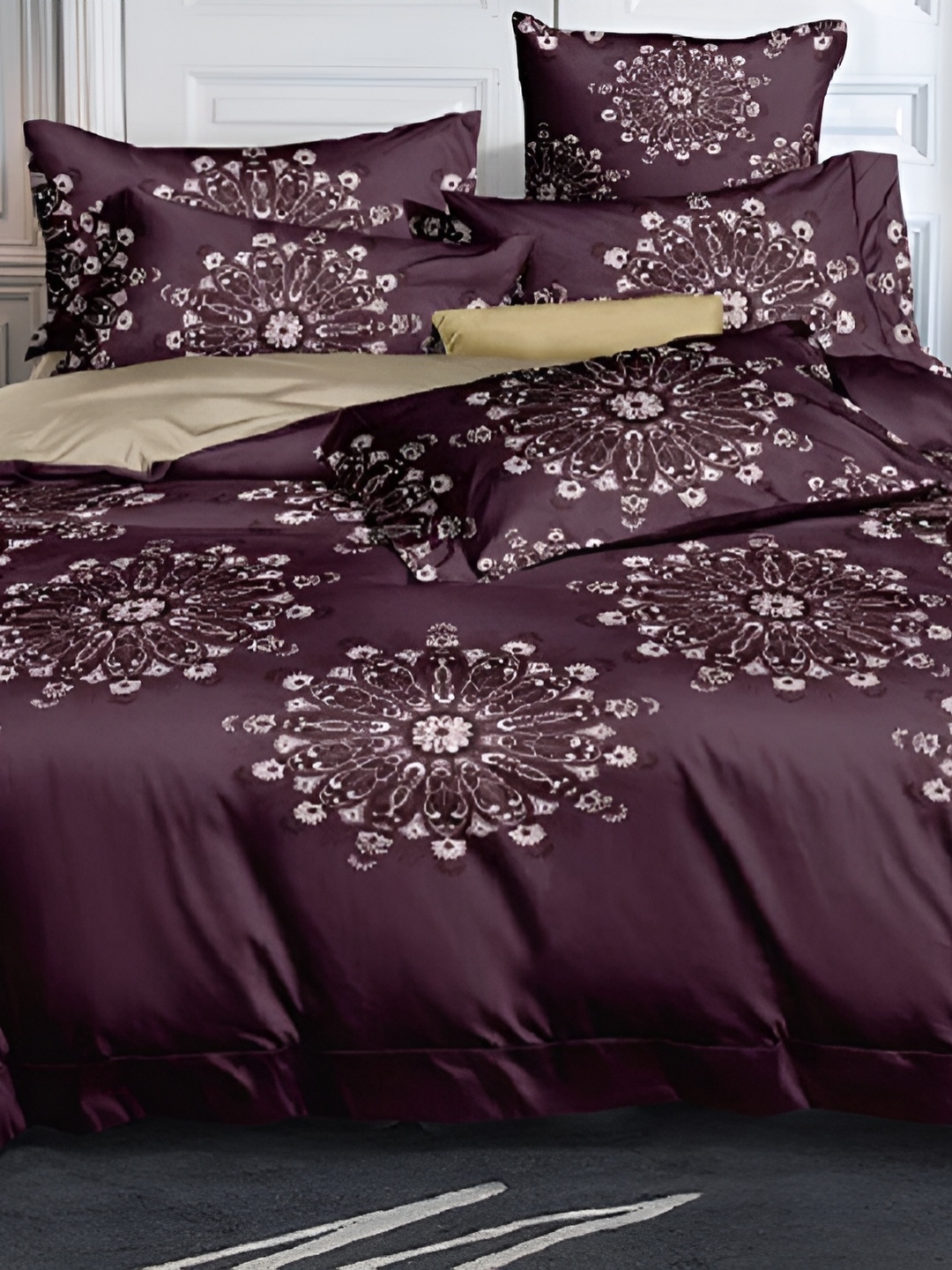

Laying Style Purple & White Floral 4 Piece Double King Bedding Set