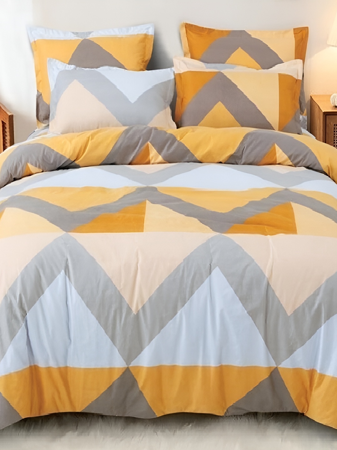 

Laying Style Blue & Grey 4 Pieces Geometric Printed Double King Regular Bedding Set