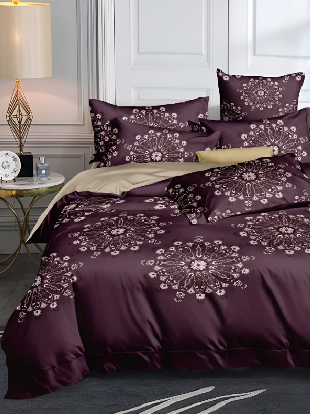 

Laying Style Purple & White 4 Pieces Floral Printed Double King Regular Bedding Set
