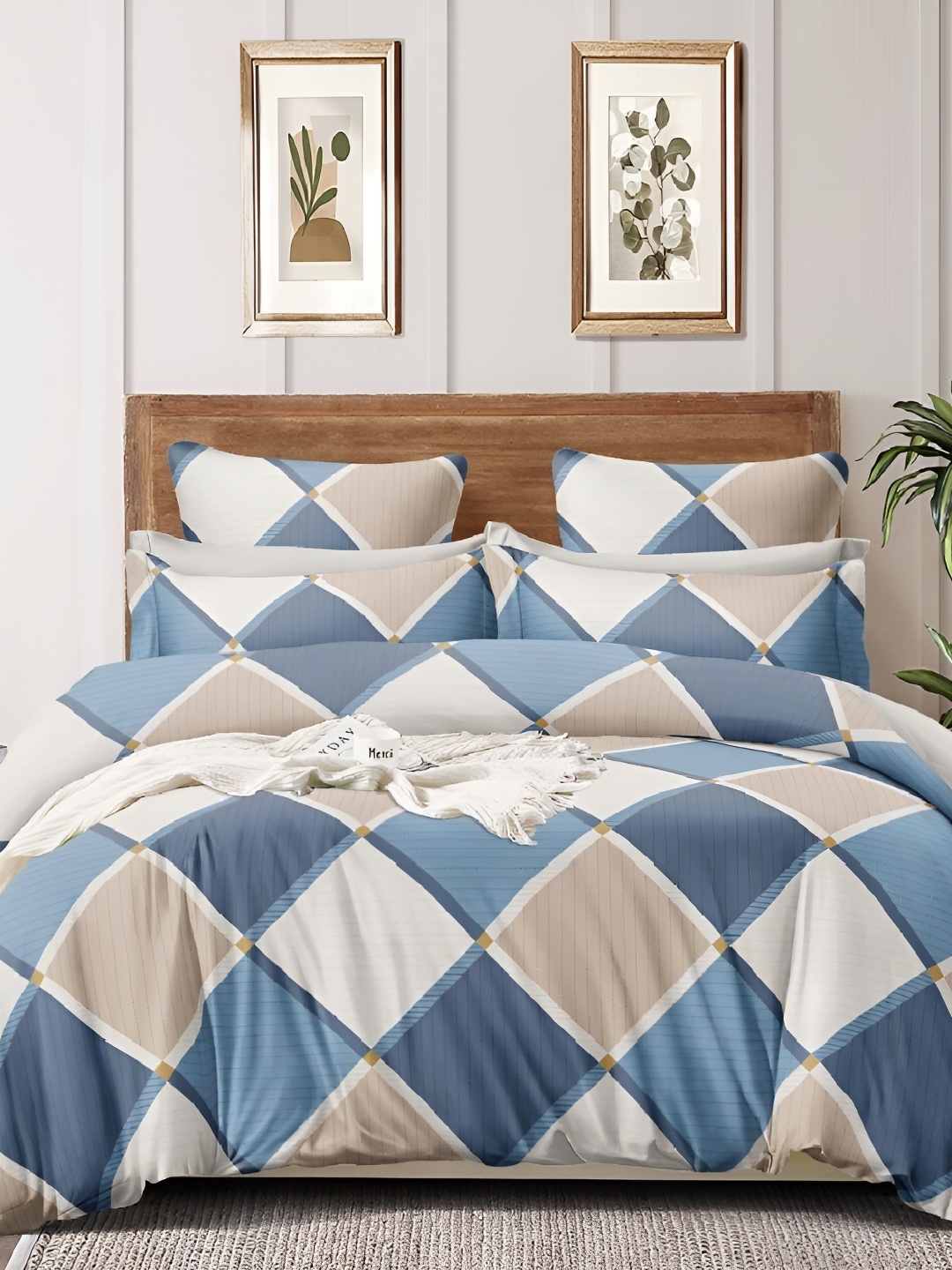 

Laying Style Beige & White 4 Pieces Checked Double King Regular Bedding Set