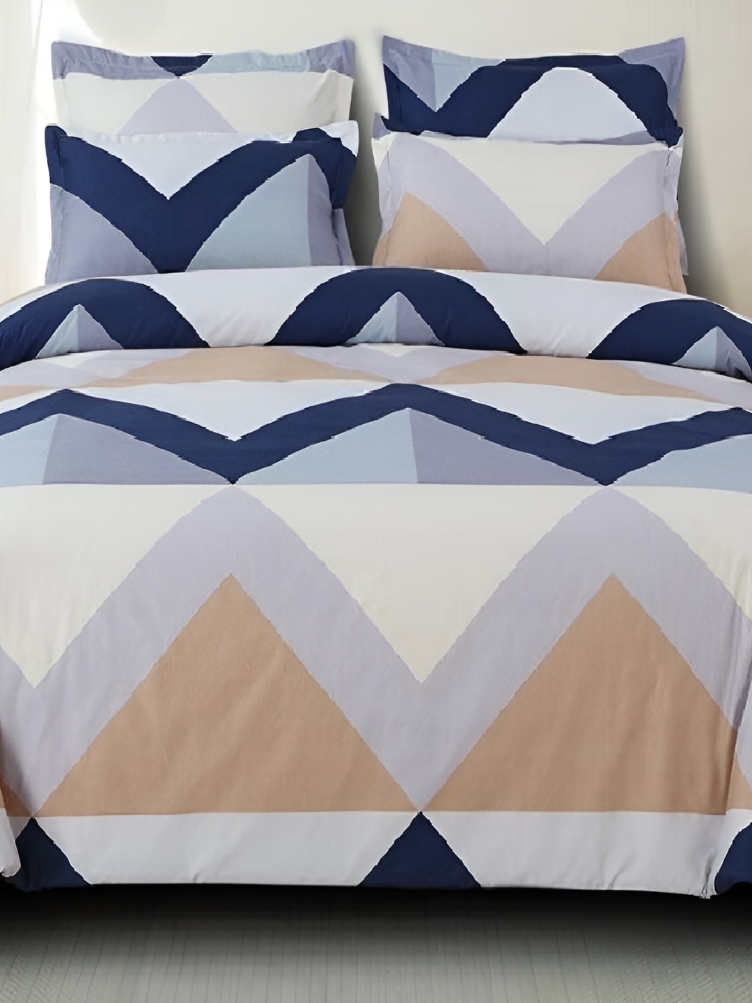 

Laying Style Beige & White 4 Pieces Geometric Double King Regular Bedding Set