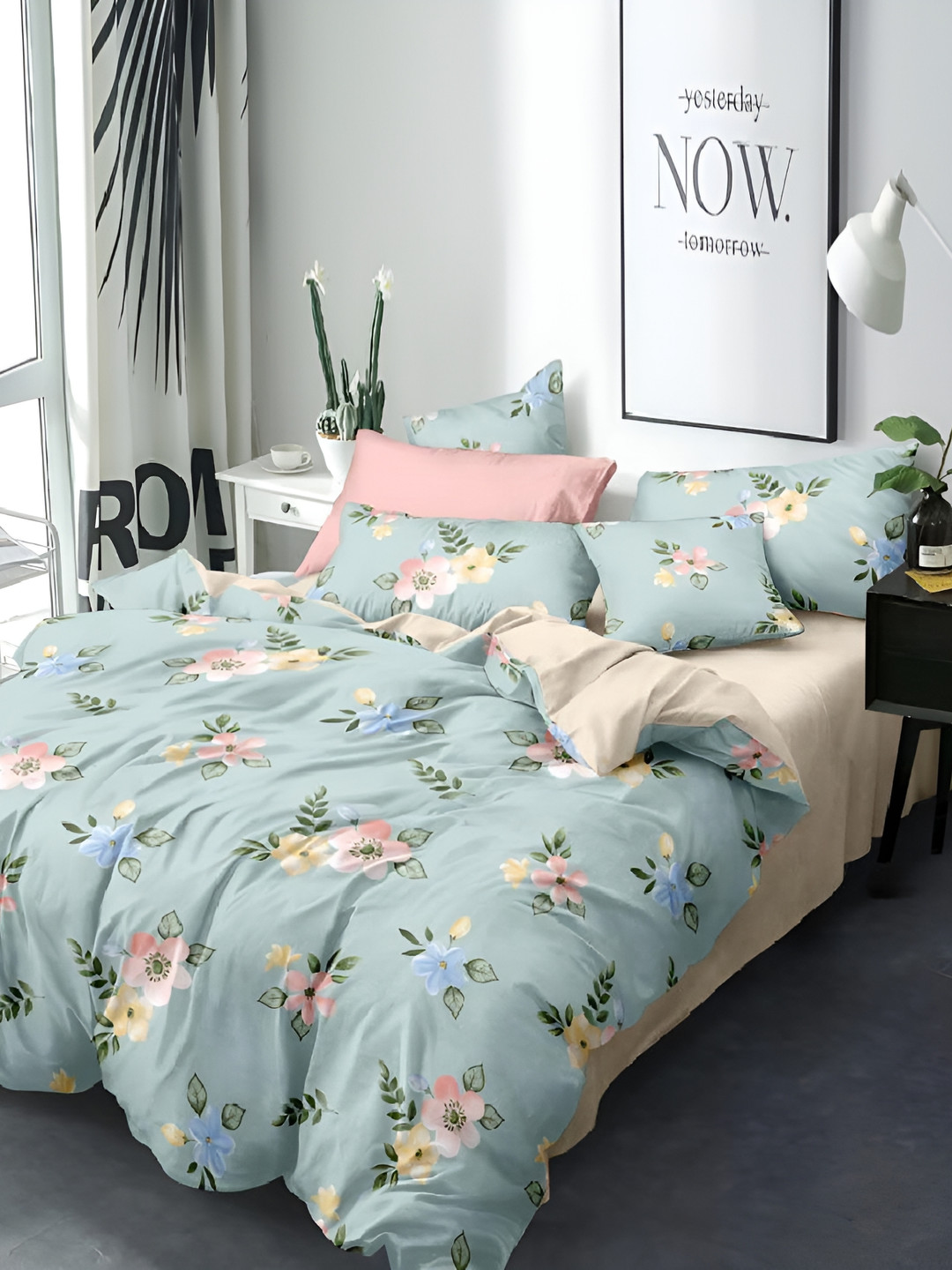 

Laying Style Blue & Pink 4 Pieces Floral Printed Double King Regular Bedding Set