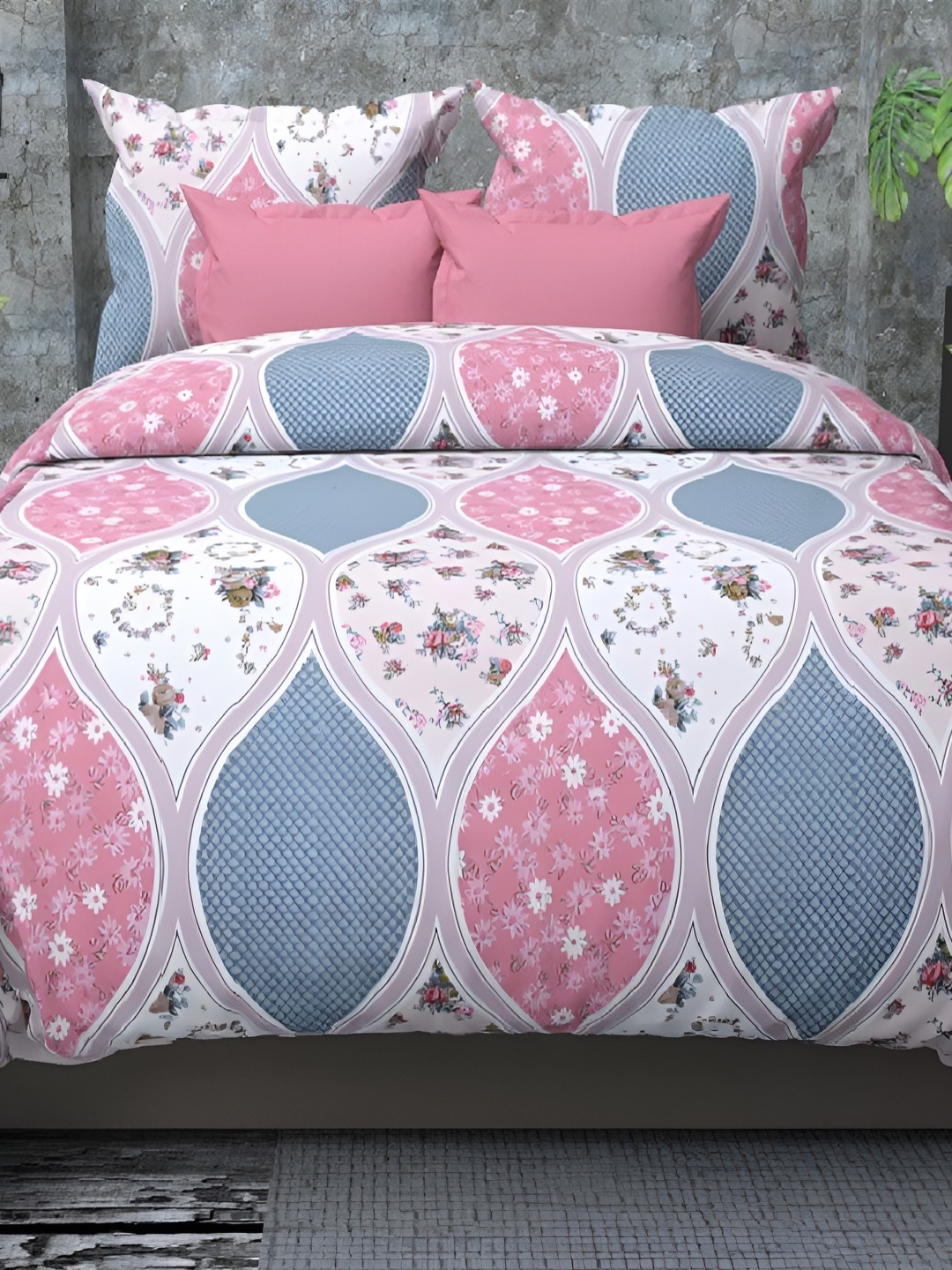 

Laying Style White & Blue 4 Pieces Floral Printed Double King Bedding Set