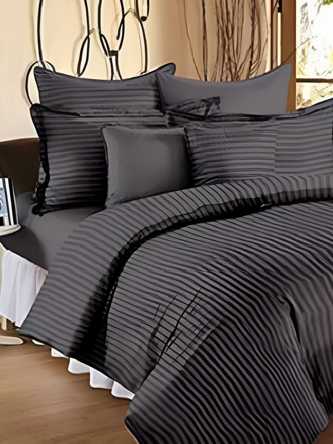 

Laying Style Grey Striped 4 Pieces Double King Regular Bedding Set
