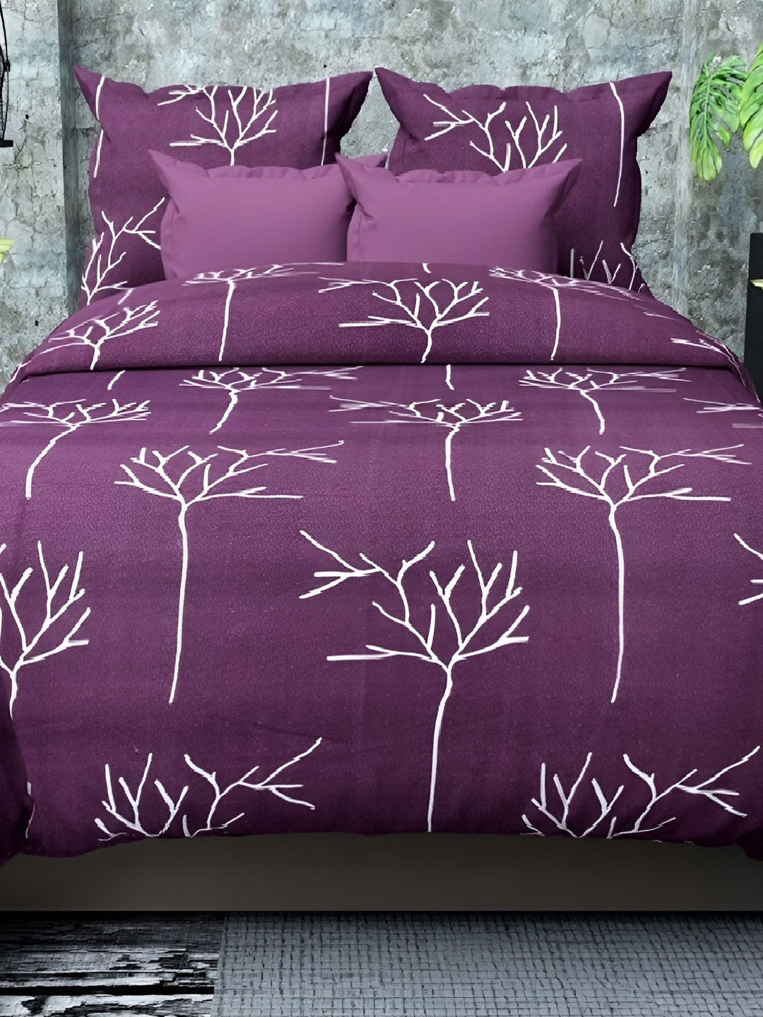 

Laying Style Purple & White 4 Pieces Floral Printed Double King Bedding Set