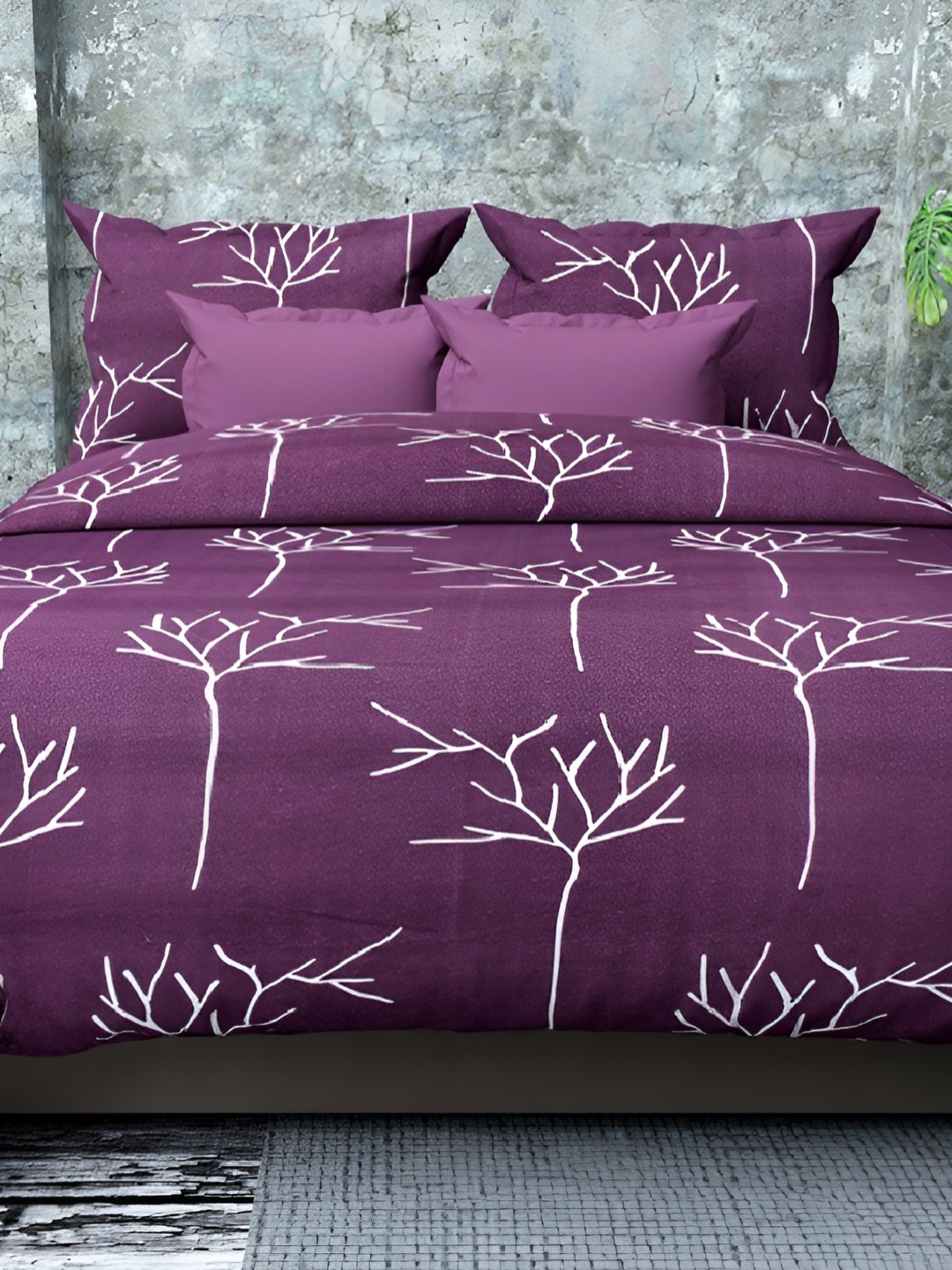 

Laying Style Purple & White Floral 4 Pieces Double King Regular Bedding Set