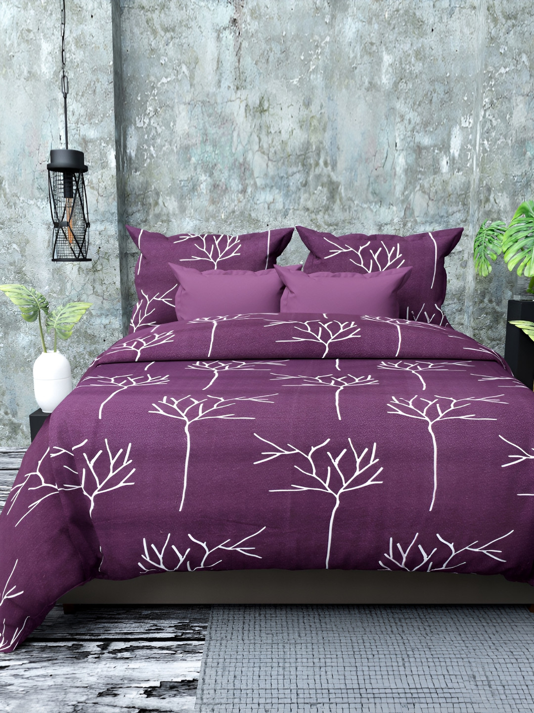 

Laying Style Purple & White Floral 4 Pieces Double King Regular Bedding Set