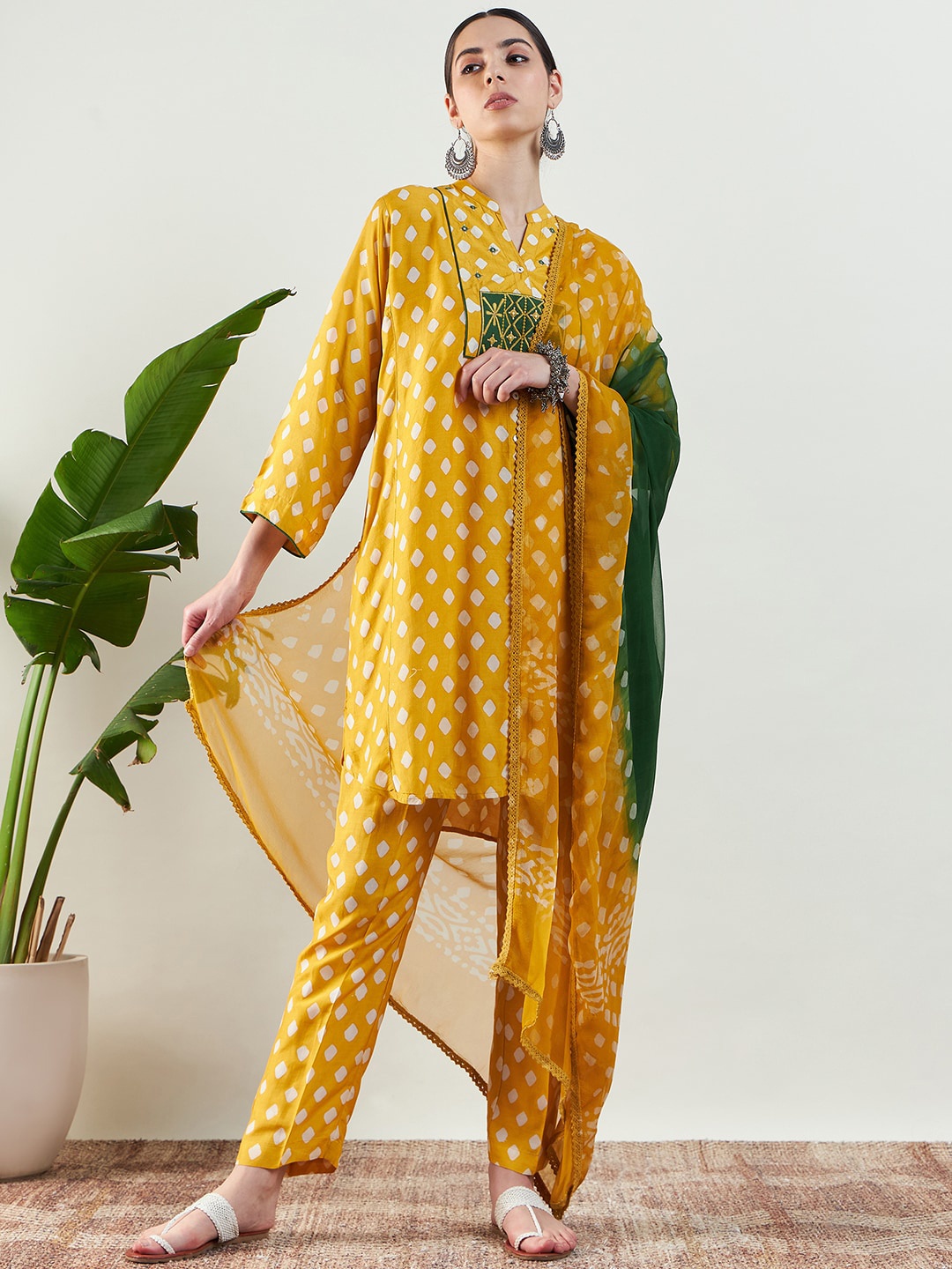 

STADO Printed Regular Kurta with Trouser & Dupatta, Yellow