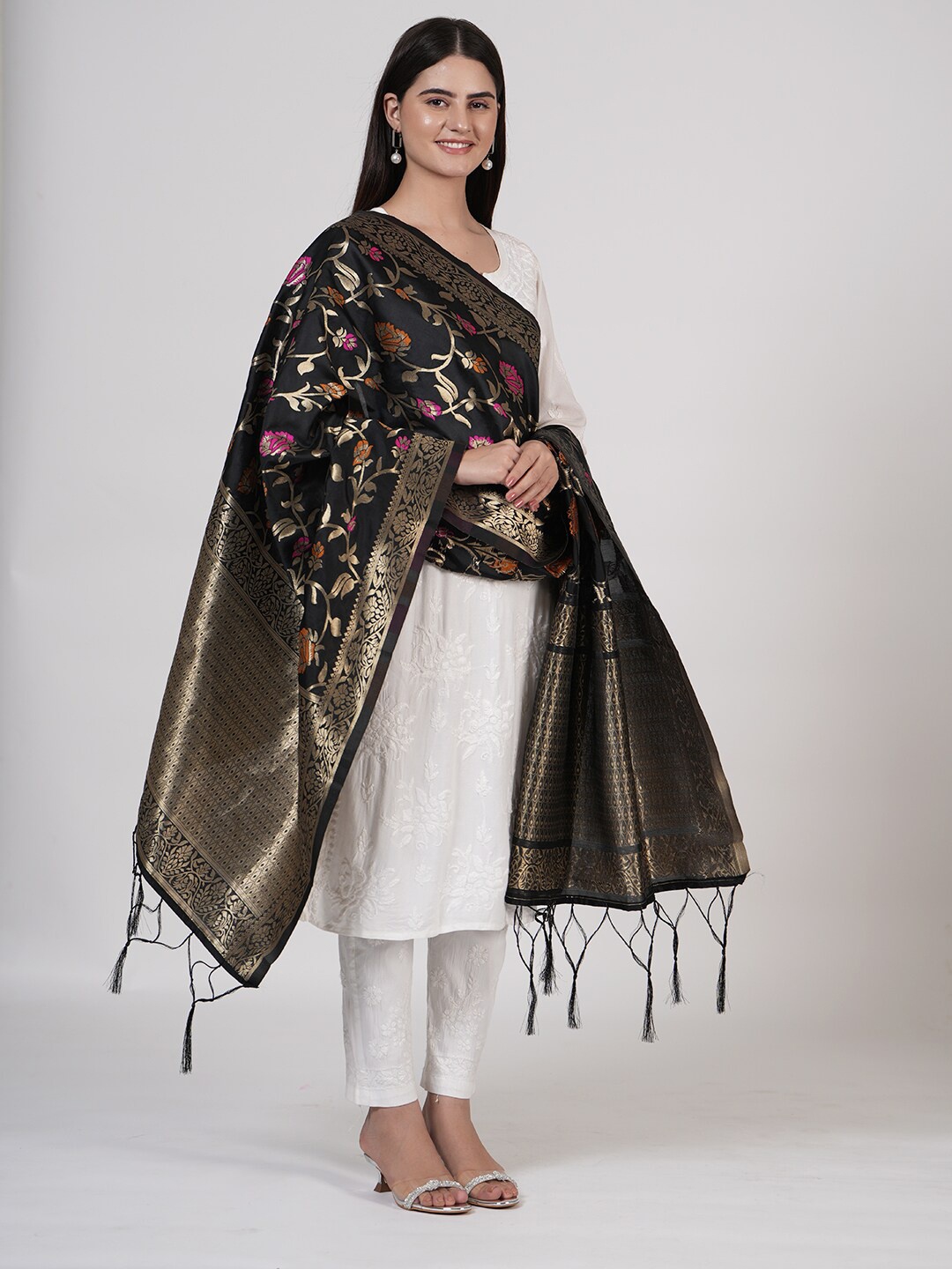 

MUFFLY Woven Design Dupatta with Zari, Black