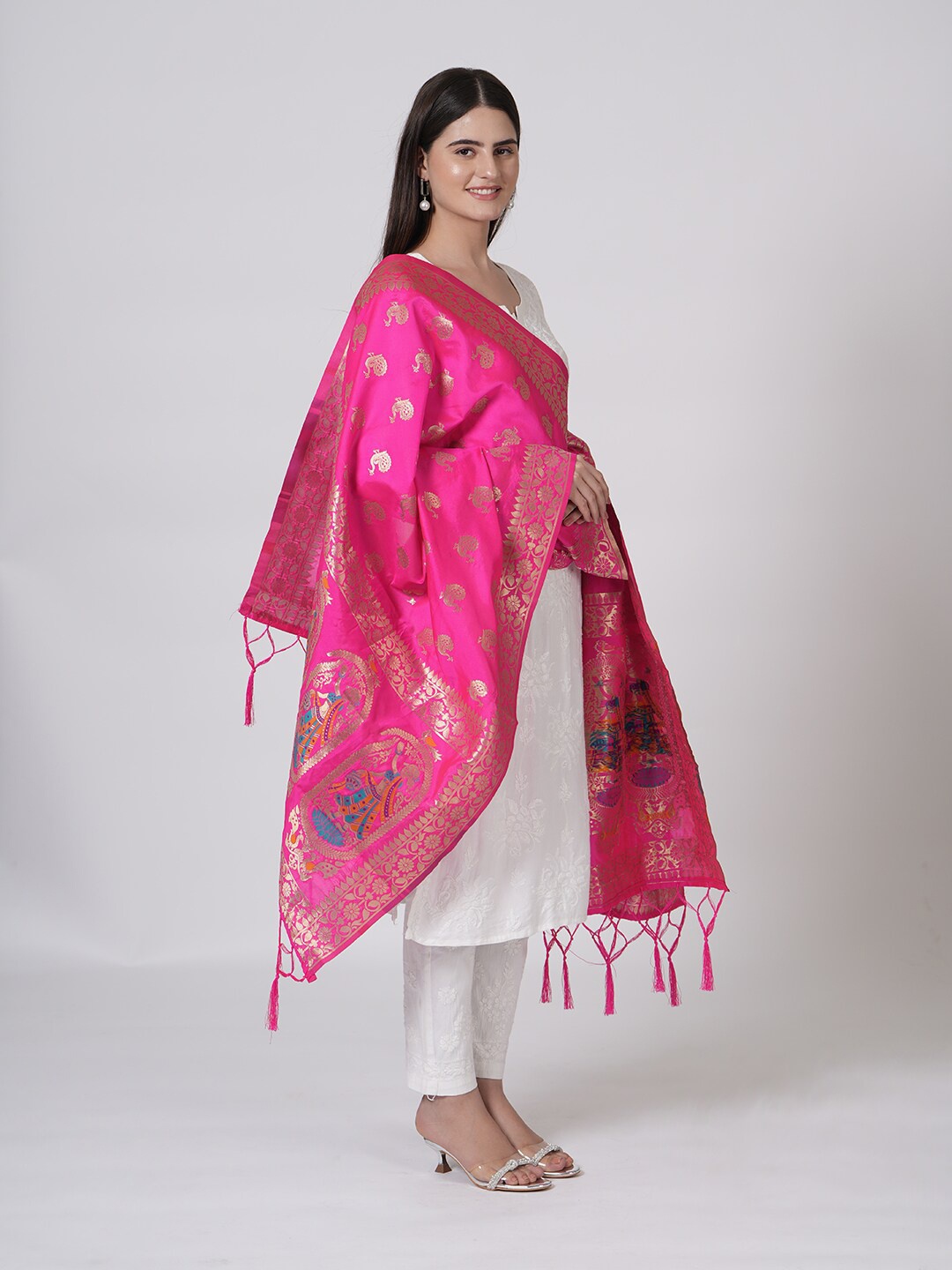 

MUFFLY Ethnic Motifs Woven Design Banarasi Silk Dupatta with Zari, Pink