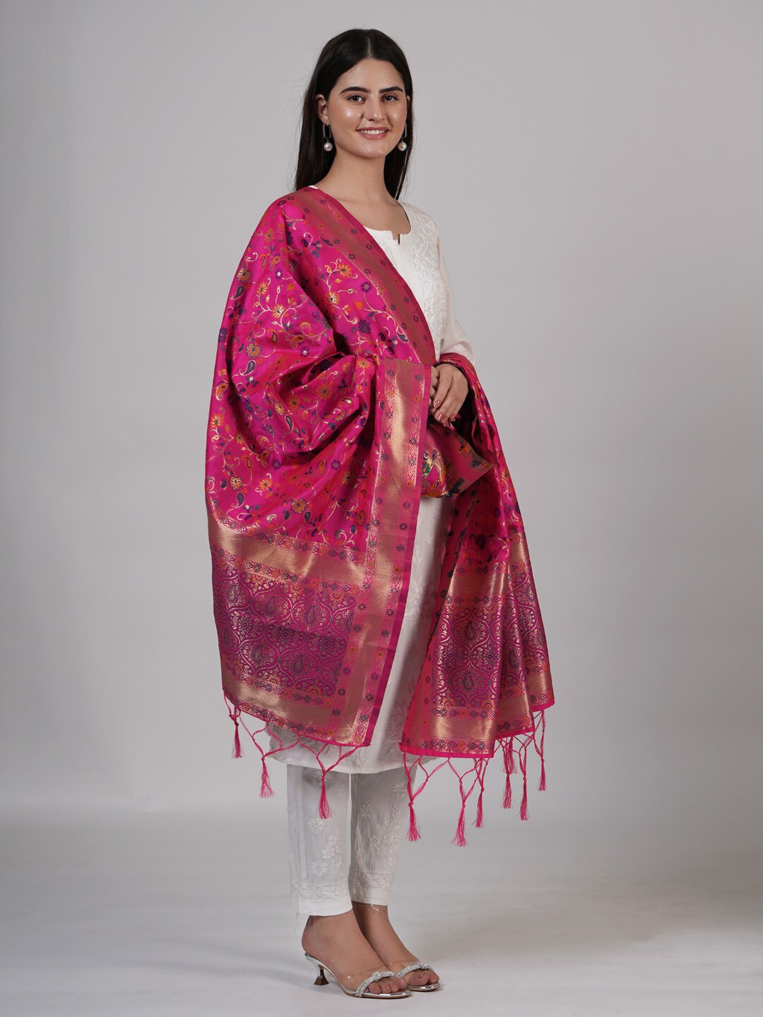 

MUFFLY Woven Design Dupatta with Zari, Pink