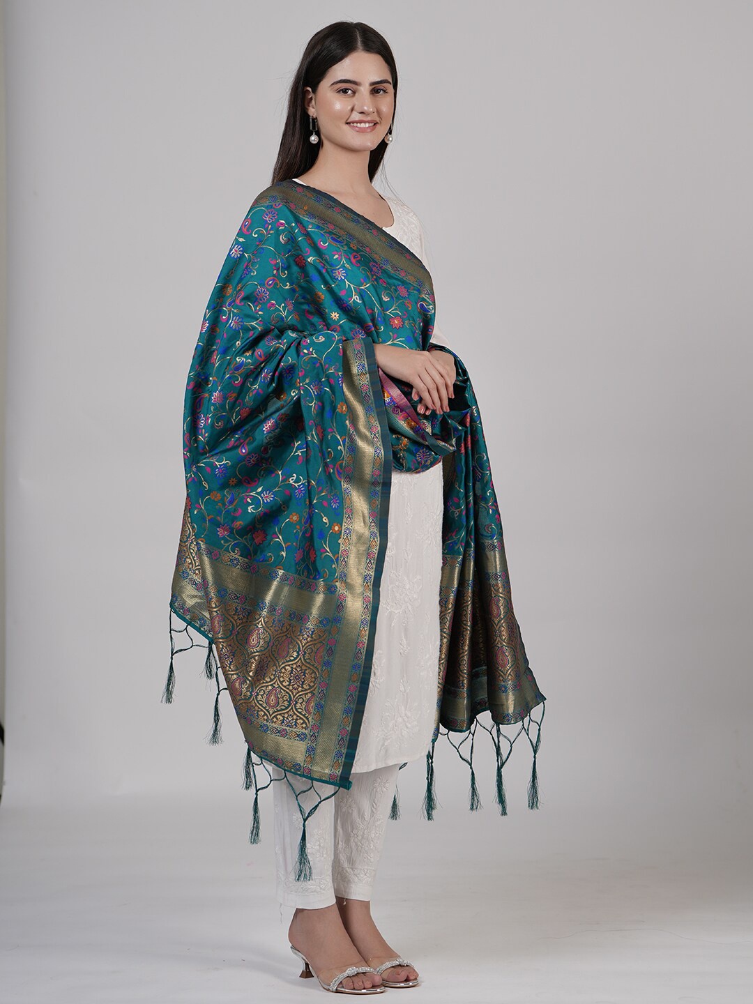 

MUFFLY Floral Woven Design Dupatta, Green