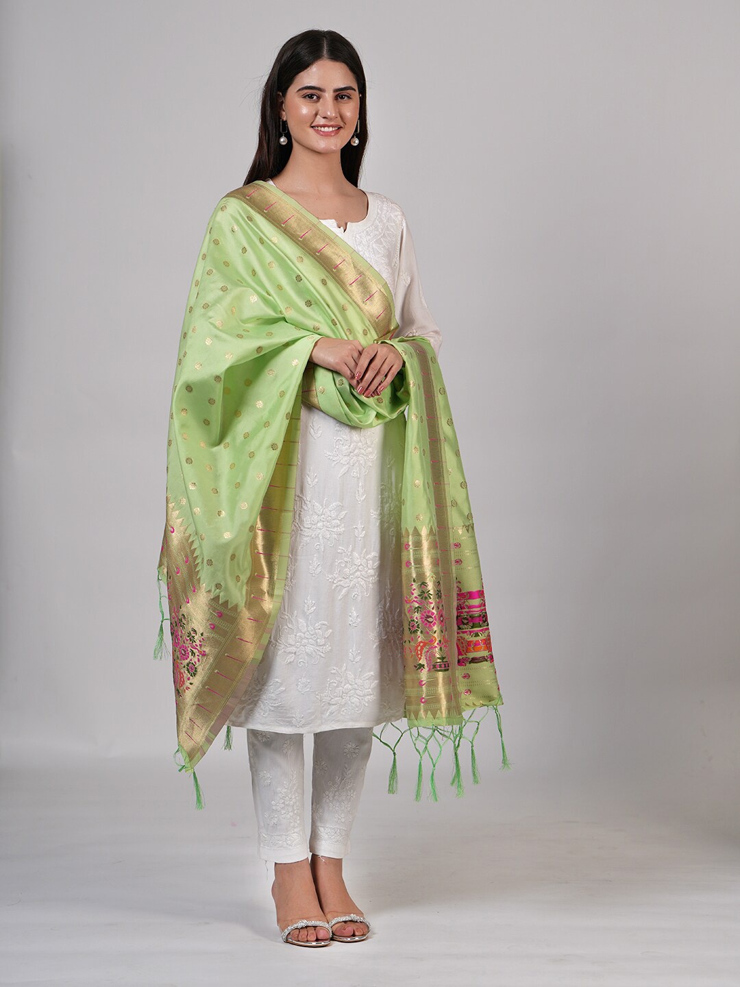 

MUFFLY Woven Design Paithani Banarasi Silk Dupatta with Zari, Green