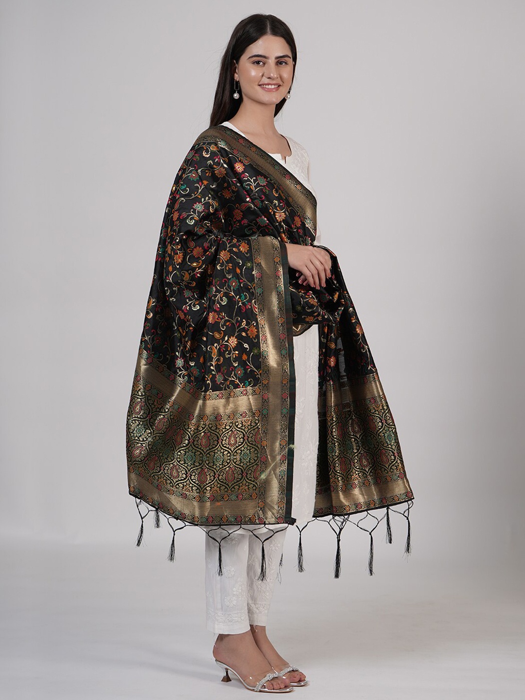 

MUFFLY Woven Design Dupatta with Zari, Black