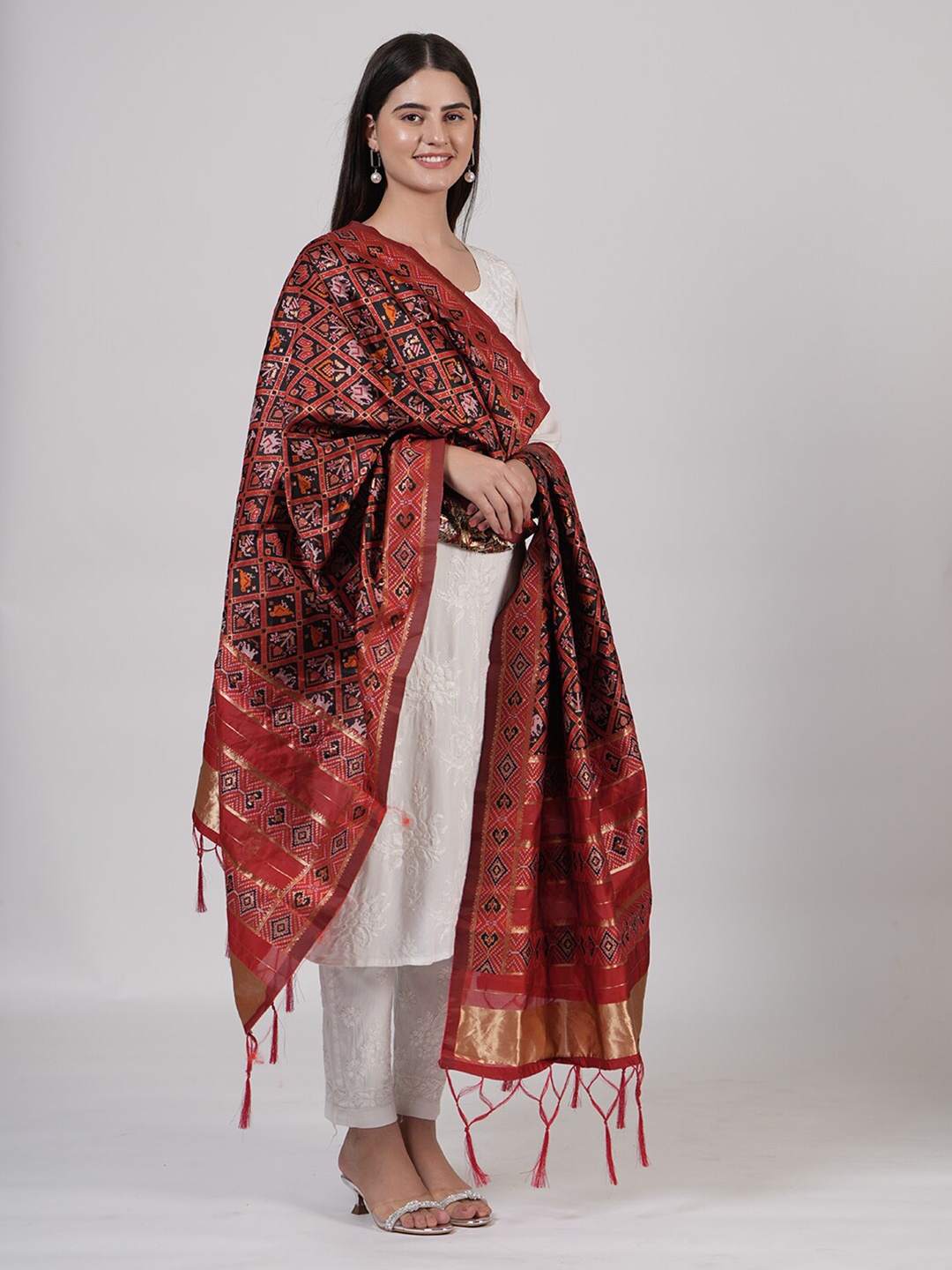 

MUFFLY Ethnic Motifs Woven Design Dupatta with Zari, Maroon