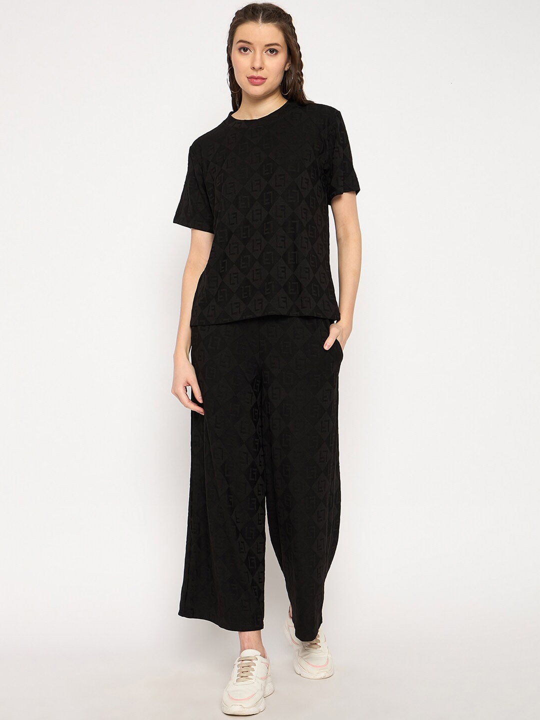 

Camey Self Design Printed Round Neck Casual T-Shirt With Trousers, Black