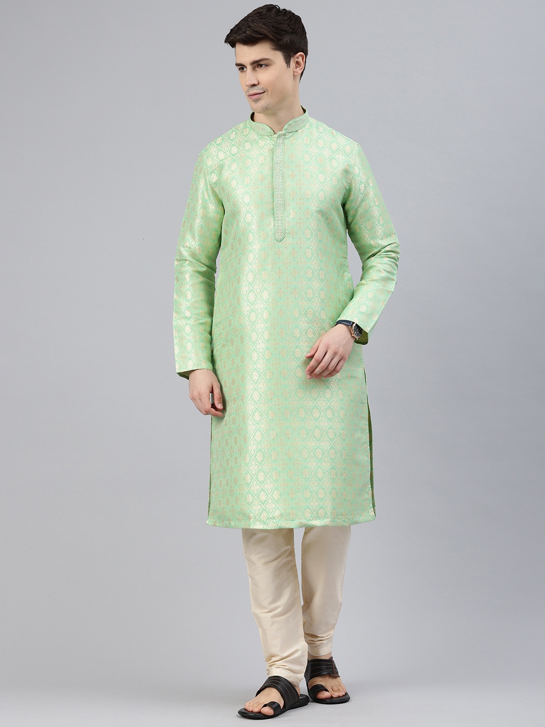 

Manthan Self Design Regular Mandarin Collar Kurta Set, Green