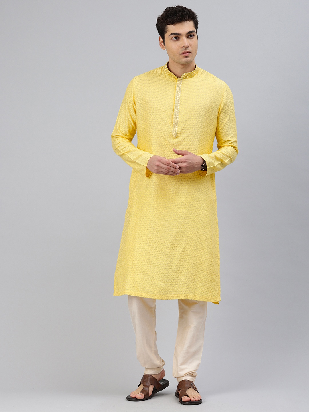 

Manthan Self Design Mandarin Collar Kurta Set, Yellow