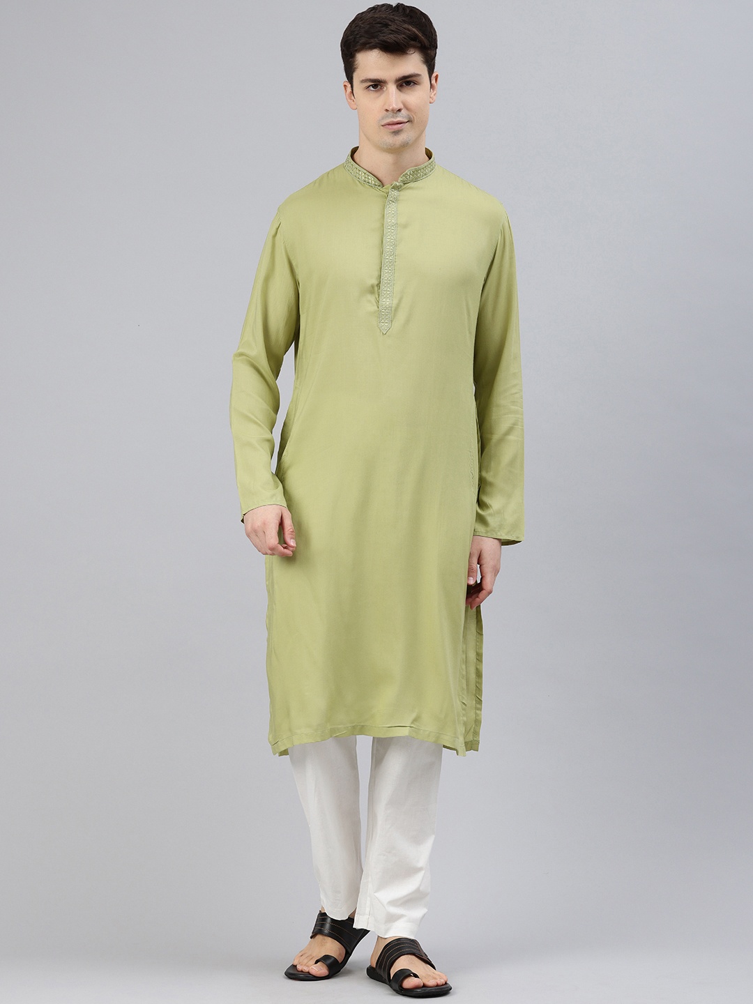 

Manthan Men Solid Thread Work Kurta with Pyjamas, Green