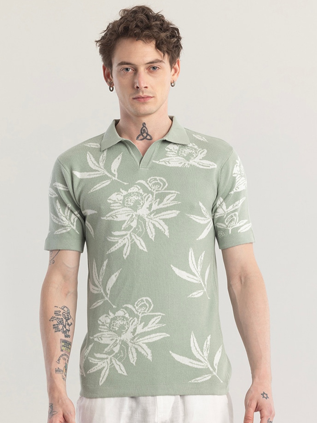 

Snitch Green & White Floral Printed Polo Collar Cotton Slim Fit T-shirt