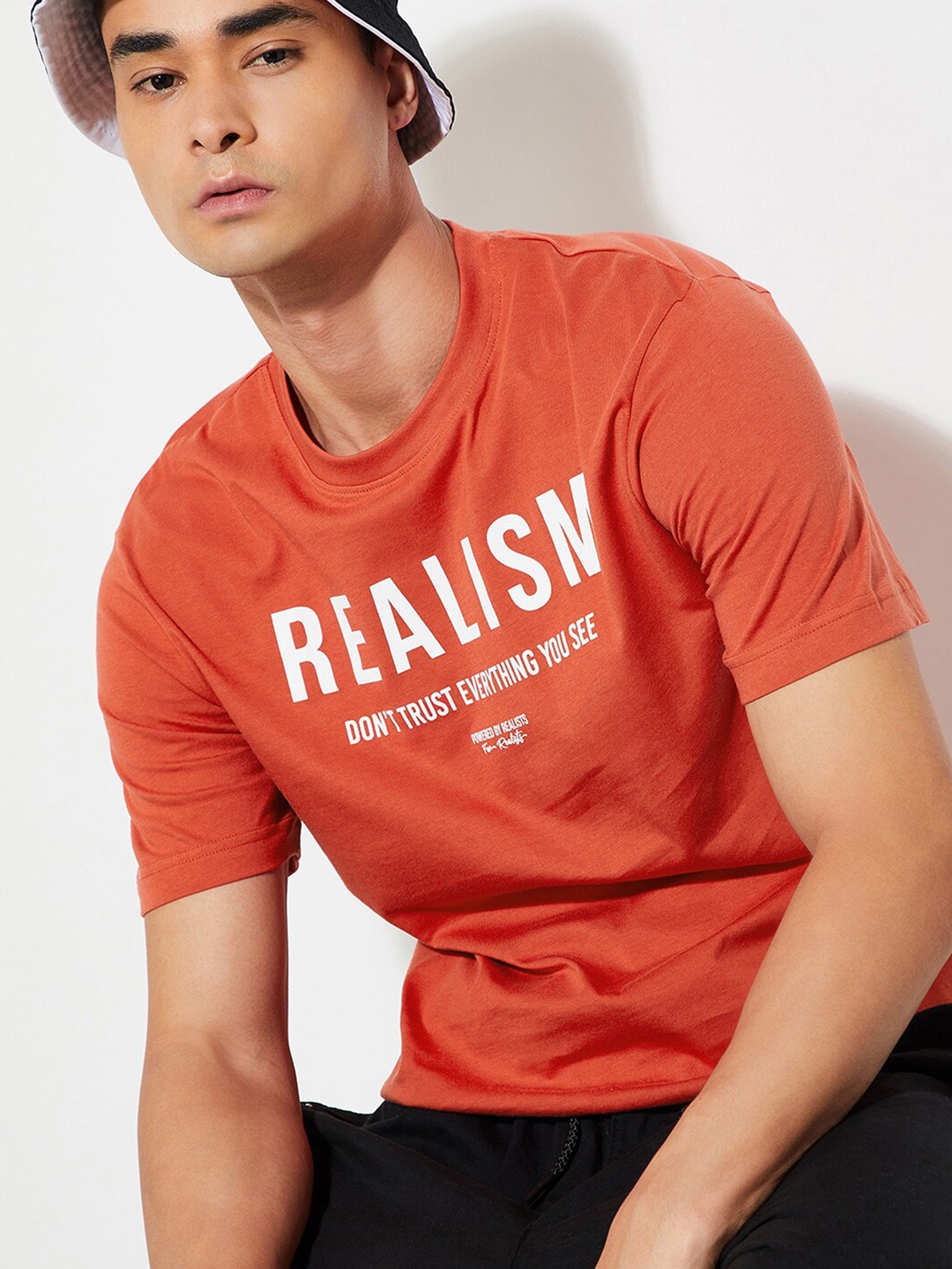 

max URB_N Men Regular Fit Typographic Printed T-shirt, Red