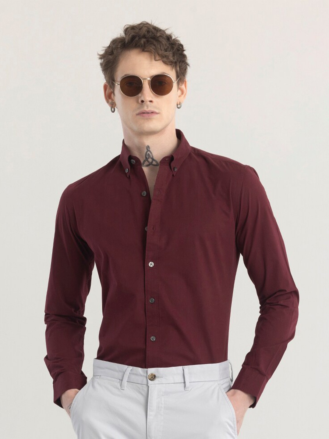 

Snitch Maroon Straight Slim Fit Button-Down Collar Cotton Casual Shirt