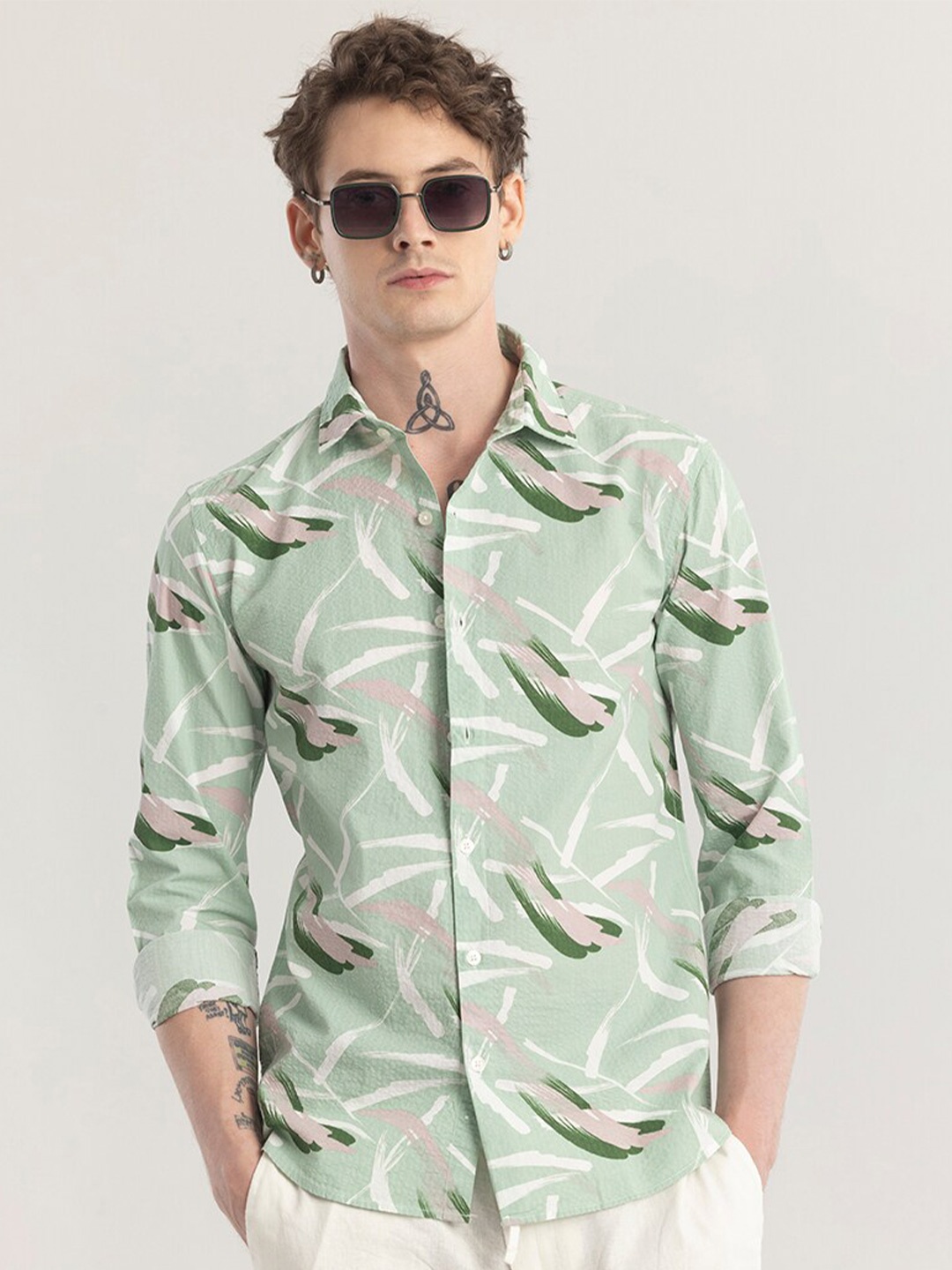 

Snitch Straight Skinny Fit Printed Spread Collar Casual Shirt, Green